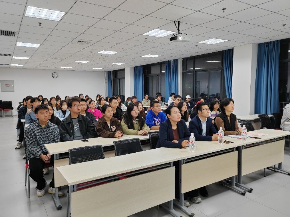 说明: D:\钉钉存储\2024.10.29AC米兰中文官方网站学风联络员聘书颁发大会照片\微信图片_20241029221504.jpg